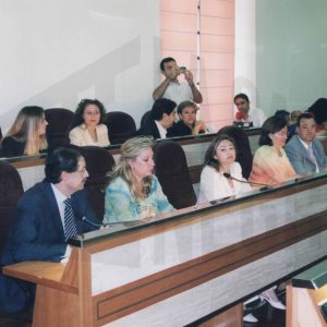 Varios concejales  en el acto de constitución de la nueva Corporación Municipal tras las elecciones de mayo de 2003