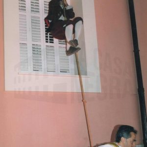 Personas durante el asalto al Palacio de Godoy en Aranjuez