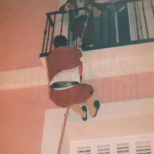Personas durante el asalto al Palacio de Godoy en Aranjuez