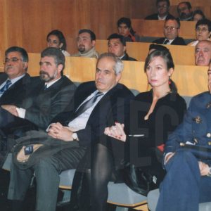 Varias personas  durante el Pleno Extraordinario por el  25 aniversario de la Constitución en Aranjuez