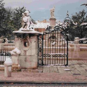 Jardín del Parterre y Palacio Real en Aranjuez tras una nevada