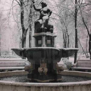Fuente de Baco y alrededores en el Jardín de la Isla de Aranjuez tras una nevada