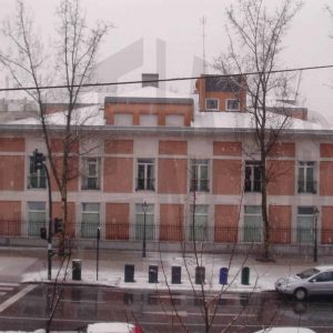 Edificio en la calle del Príncipe de Aranjuez tras una nevada