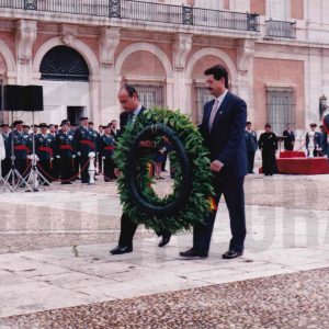 El  Alcalde de Aranjuez, José María Cepeda y el Director General de la Guardia Civil, durante el acto de despedida a los tenientes cadetes en Aranjuez