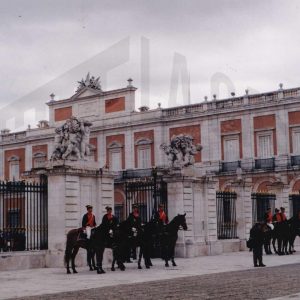 Escuadrones de Caballería de la Guardia Civil durante el acto de despedida a los tenientes cadetes en Aranjuez