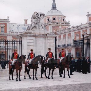 Escuadron de Caballería de la Guardia Civil durante el acto de despedida a los tenientes cadetes en Aranjuez