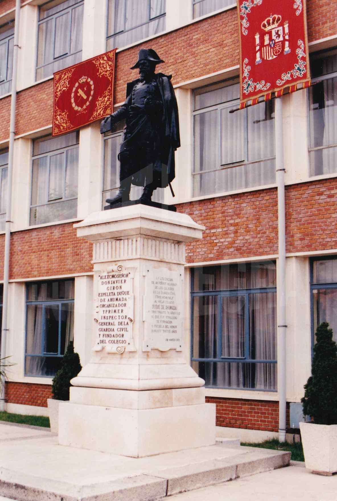 Monumento a D. Francisco Javier Girón y Ezpeleta de las Casas y Erile, Duque de Ahumada, fundador de la Guardia Civil