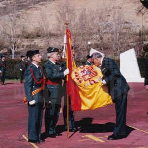 Un general de la 2ª promoción de la Academia de la Guardia Civil de Aranjuez en el acto de rejura de bandera