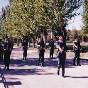 Guardias civiles desfilando, en la Fiesta de su patrona en Aranjuez