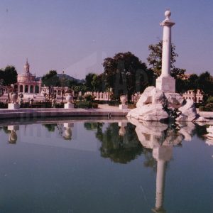 Vista parcial de la Fuente de Hércules y Anteo en el Jardín del Parterre en Aranjuez
