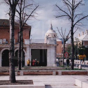 Acceso a la Plaza de Parejas desde la Avenida de Palacio en Aranjuez