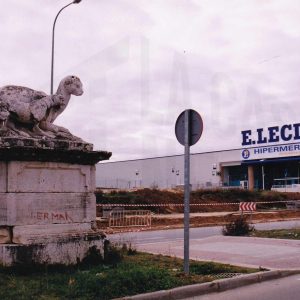 Escultura de «el camello» en el Paseo del Deleite en Aranjuez