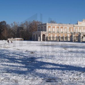 Ala norte del Palacio Real de Aranjuez y Plaza Elíptica (o de la Parada de Palacio) tras una nevada
