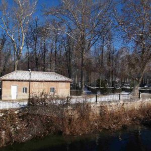 Caseta de W.C. del Jardín de la Isla de Aranjuez tras una nevada