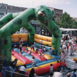 Atracciones para niños en la Plaza de la Constitución de Aranjuez