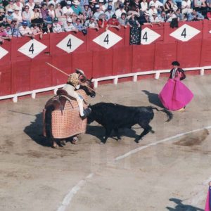 Suerte de varas en una corrida en la Plaza de Toros de Aranjuez
