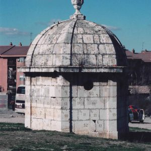 Arca del agua con las piedras numeradas para su traslado