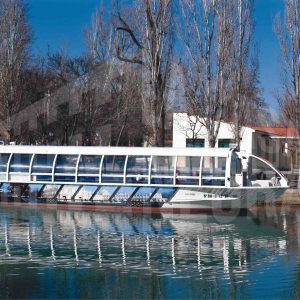 Barco turístico en el Embarcadero de la Piragüera en Aranjuez