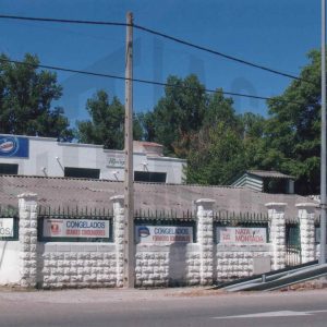 Antigua nave industrial de Hijuvesa para fabricación de hielo en Aranjuez