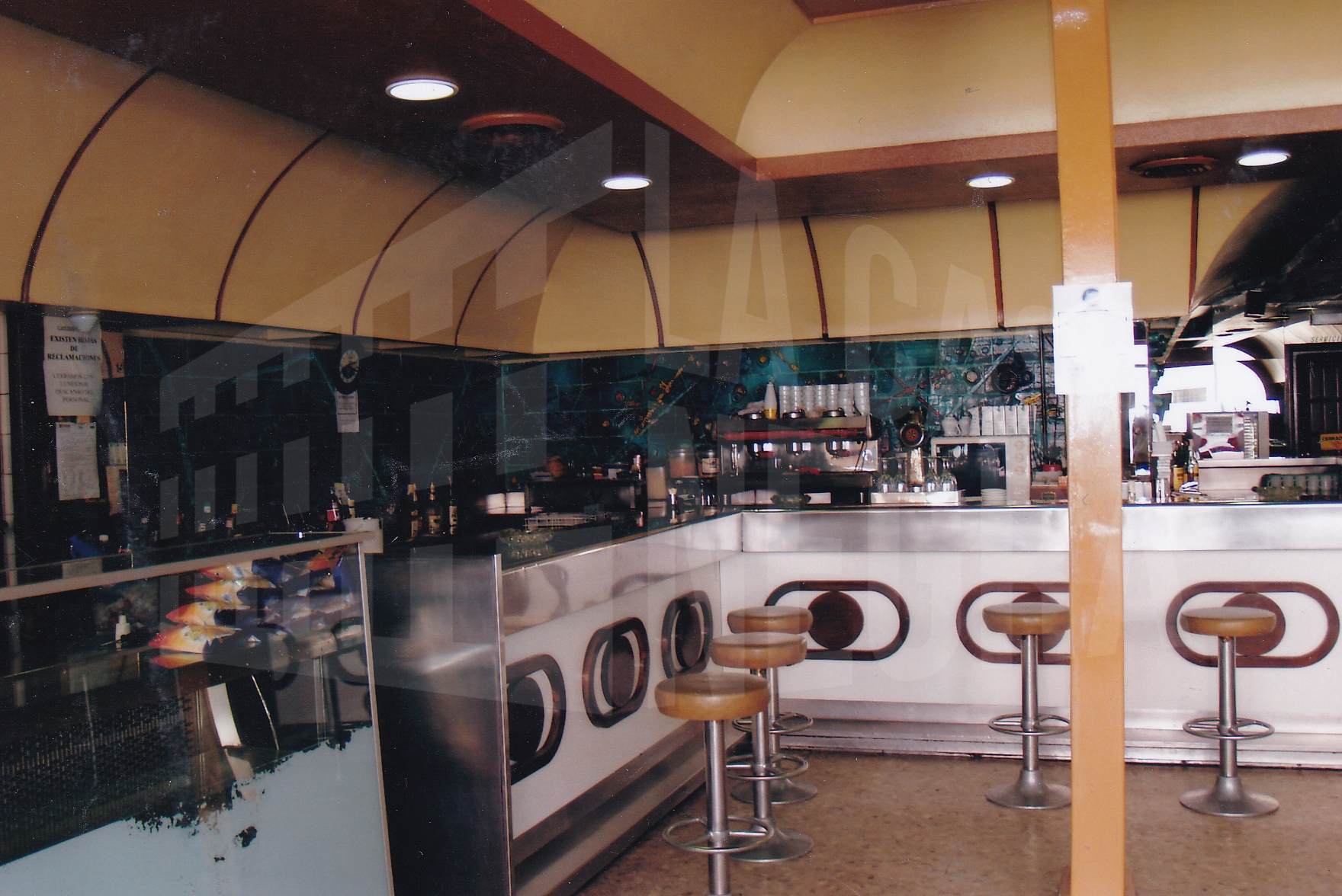 Interior de la Cafetería Hawai, ya desaparecida, en Aranjuez
