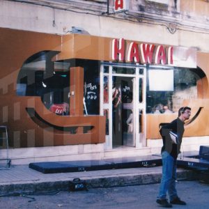 Rodaje frente a la Cafetería Hawai, ya desaparecida, en Aranjuez