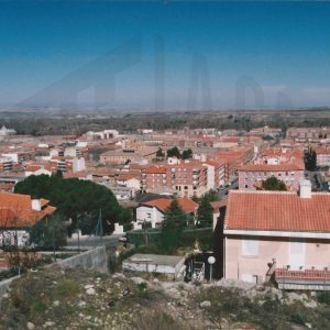Vista aérea de la zona centro de Aranjuez, con el Palacio Real al fondo, desde el barrio del MIrador