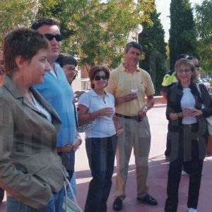 Varios concejales del Partido Popular bebiendo chocolate en la Glorieta del Clavel de Aranjuez
