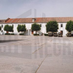Vehículos militares en el patio del Cuartel de Pavía de Aranjuez