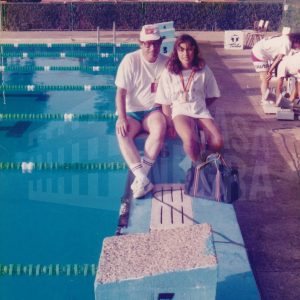La nadadora Diana García Romero junto a Antonio Talavera Palazón en el Campeonato de España de Promoción en Puerto Real