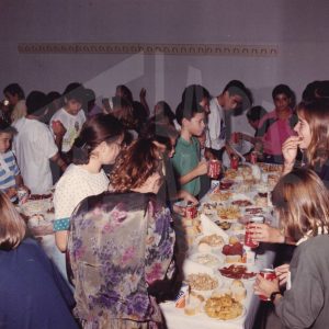 Ágape en el acto de clausura de la temporada 89/90 del Club Natación Aranjuez