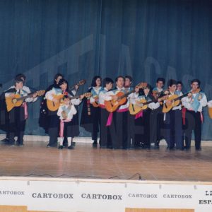 Actuación de una rondalla en el Festival Cultural del Club Natación Aranjuez en 1990