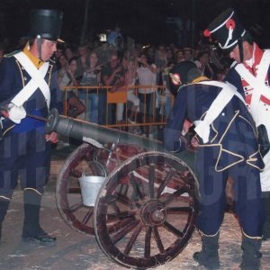 Vecinos de Aranjuez durante la representación del Asalto al Palacio de Godoy en las Fiestas del Motín de 2010