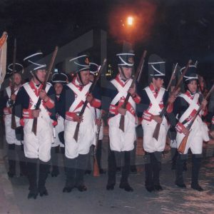 Vecinos de Aranjuez durante la representación del Asalto al Palacio de Godoy en las Fiestas del Motín de 2012